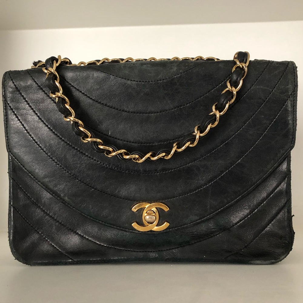 CHANEL Lambskin Ribbon Stitched Flap Back
